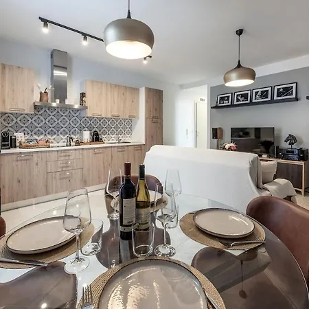 Upscale Living In Апартаменты